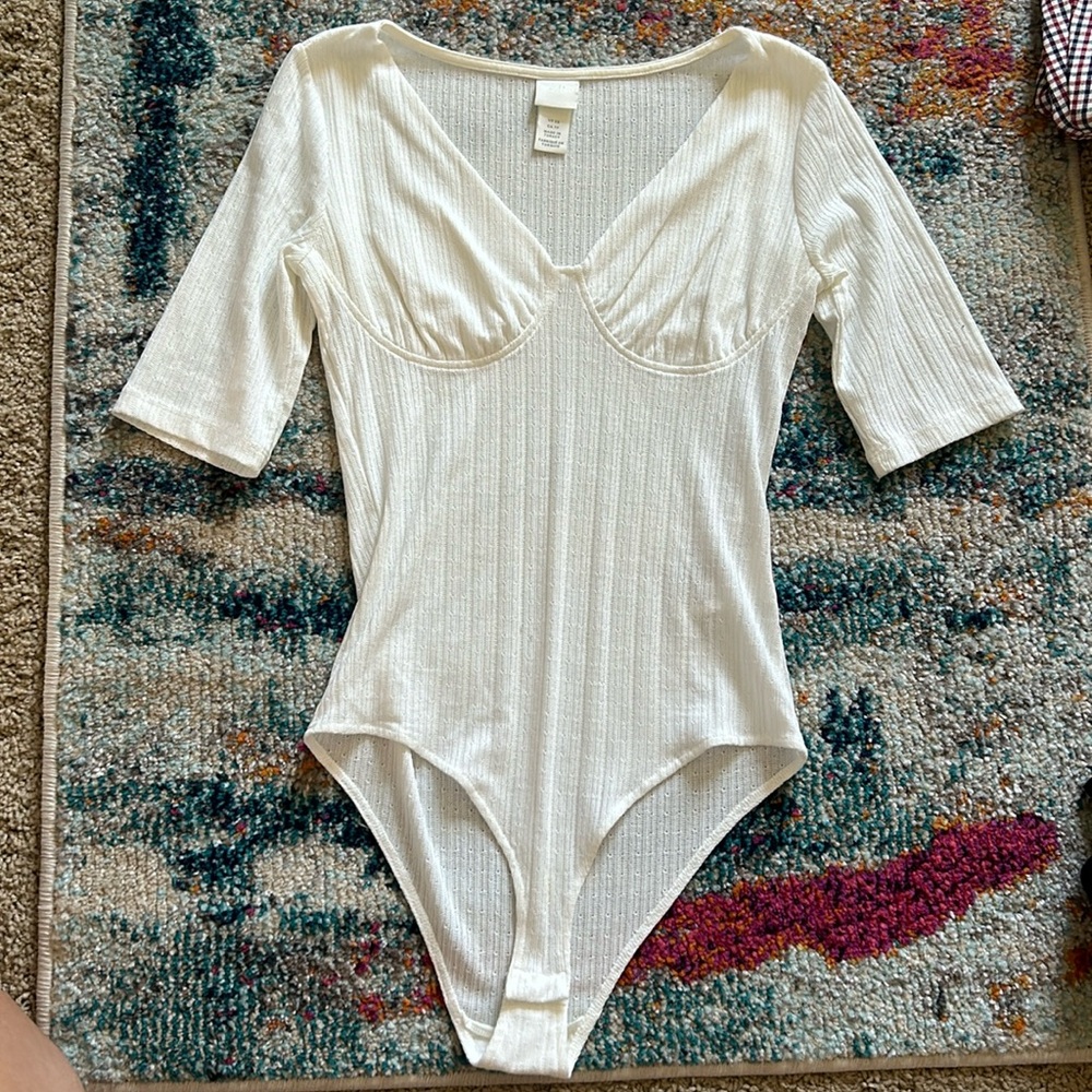 H&M white bodysuit size XS mid length sleeves